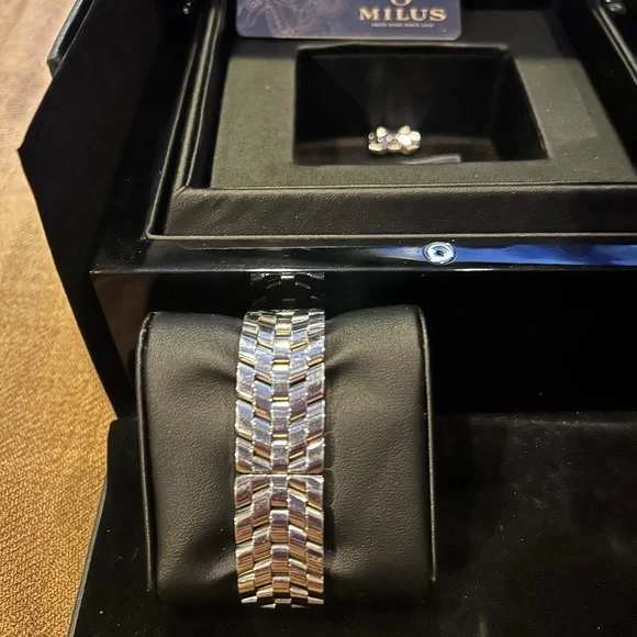 Milus Watch - Picture 7 of 8